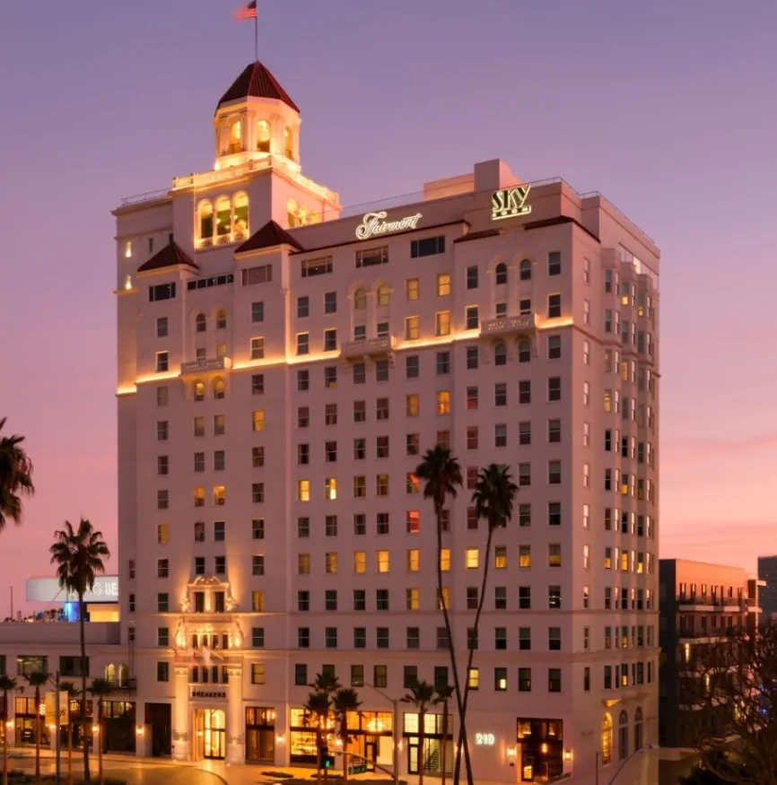 Luxury Hotel in Beach