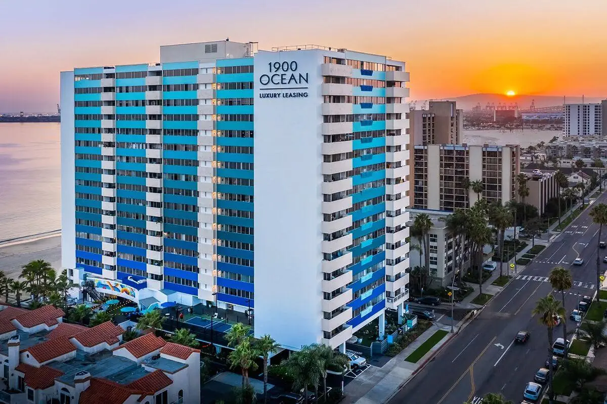 1900 Ocean